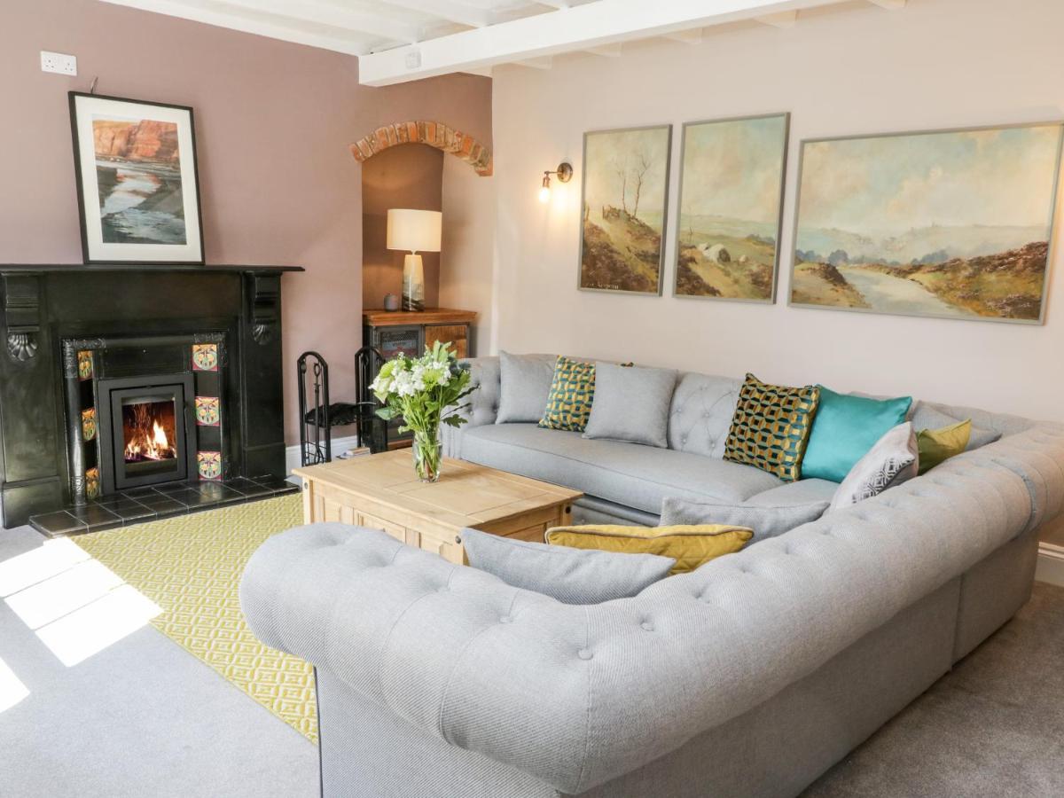 Laurel House Villa Whitby Bagian luar foto