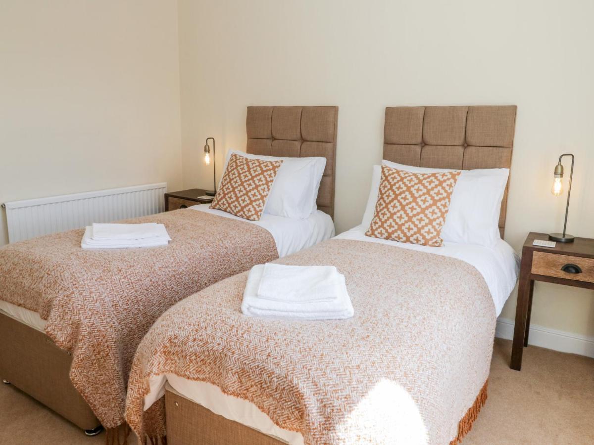 Laurel House Villa Whitby Bagian luar foto