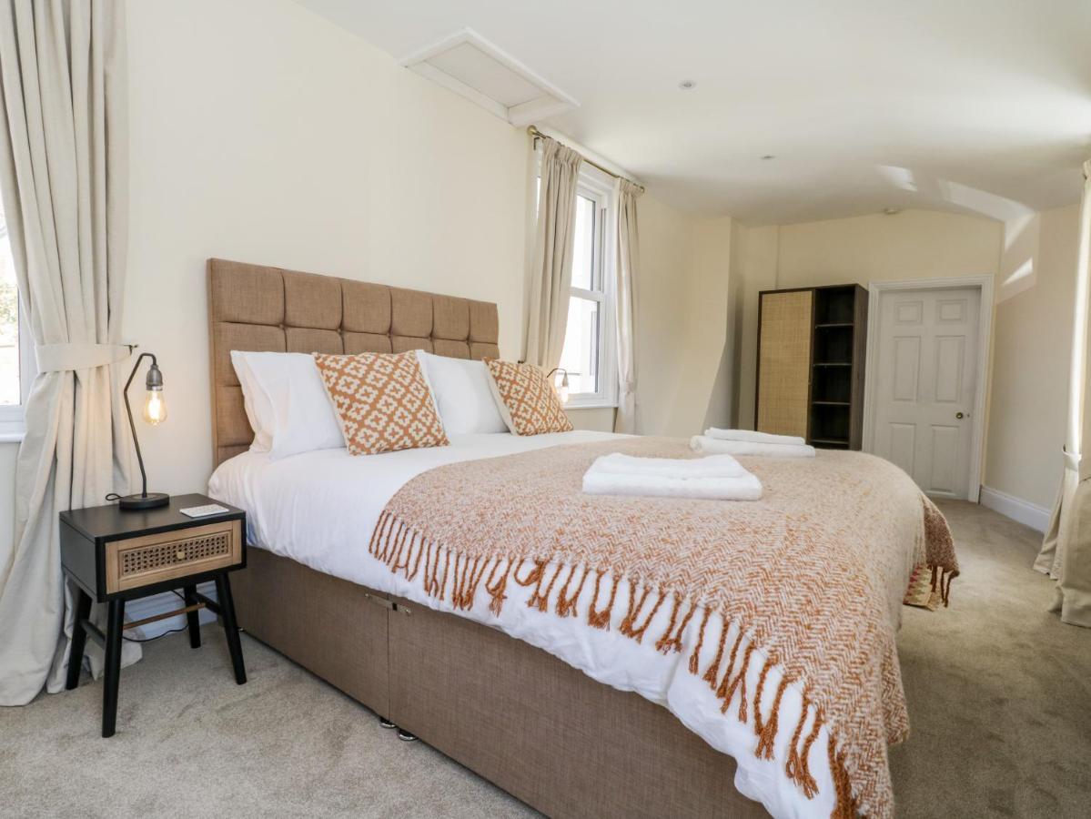 Laurel House Villa Whitby Bagian luar foto