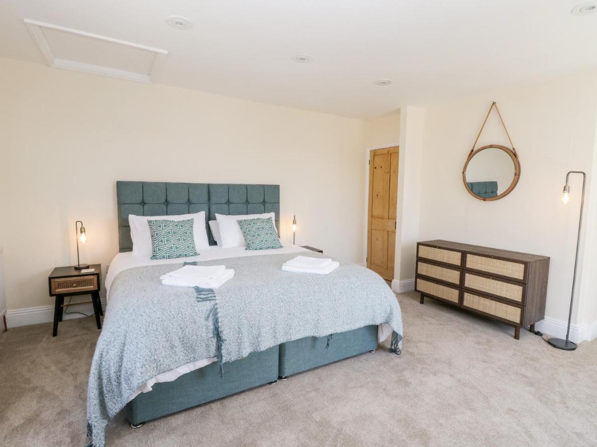 Laurel House Villa Whitby Bagian luar foto